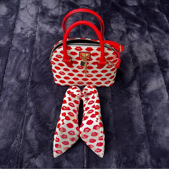 KISS ME BAG PURSE & MATCHING HIGH HEEL, ALDO! LIKE NEW! Crossover, or top handle